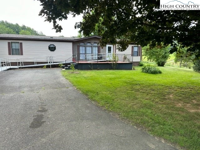 Image number 27 for the current listing