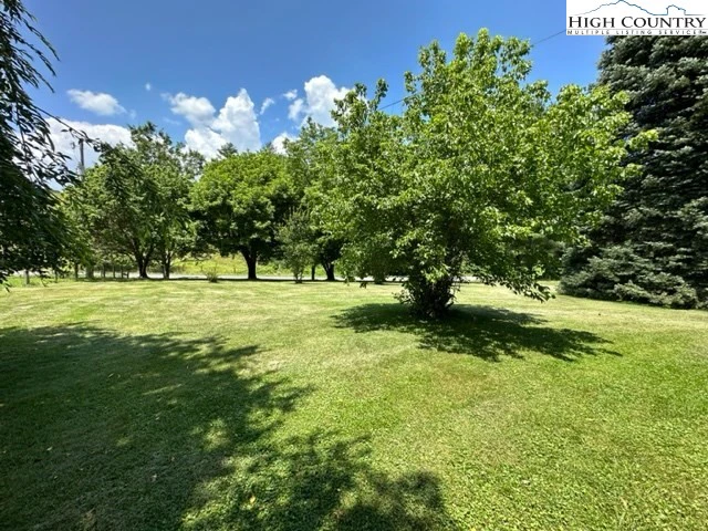 Image number 17 for the current listing