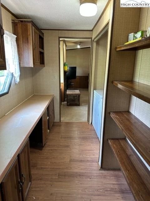 Image number 4 for the current listing