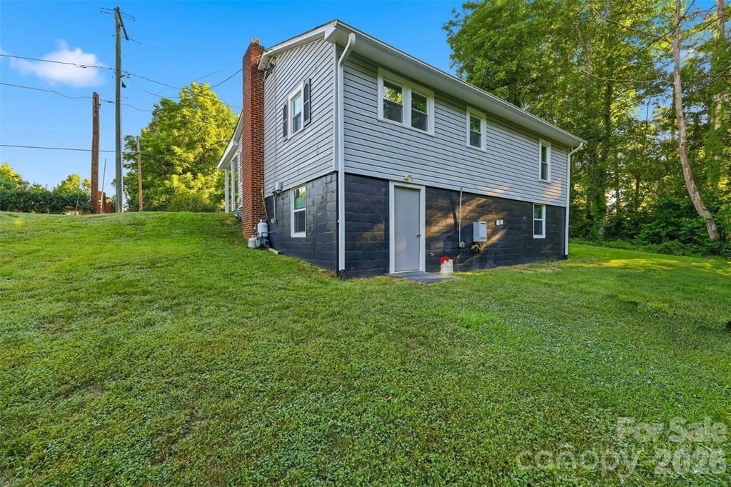 Image number 29 for the current listing