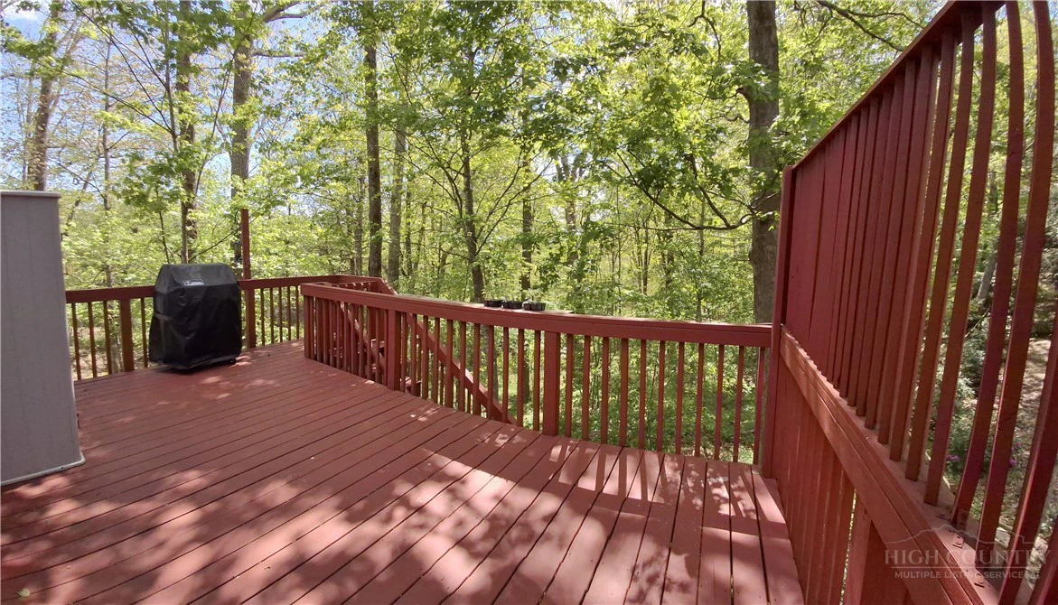 Image number 14 for the current listing