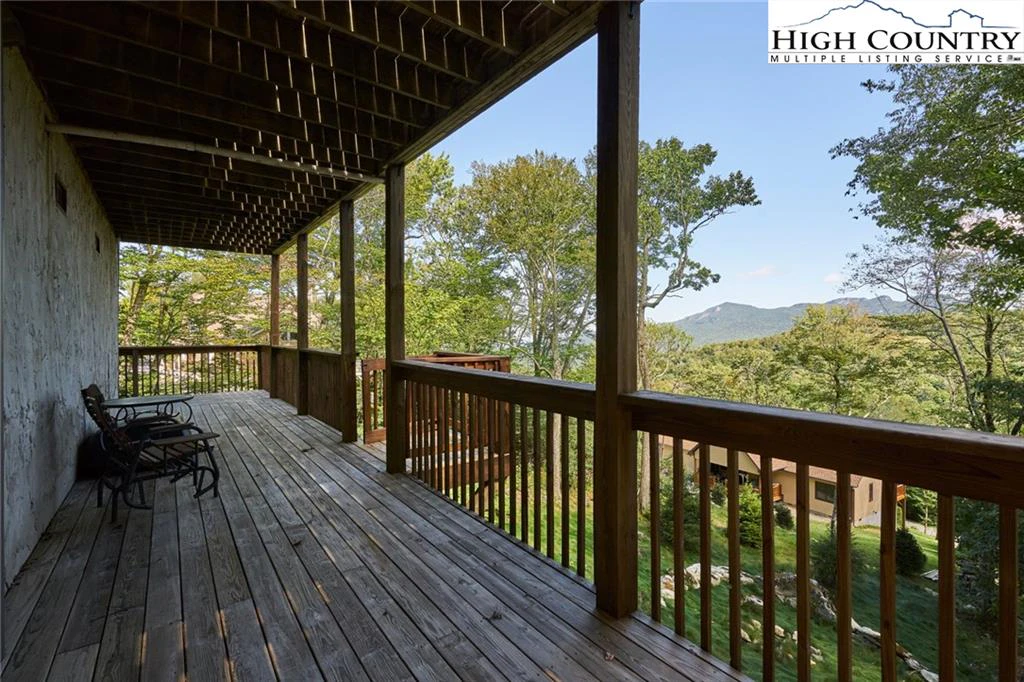 Image number 12 for the current listing