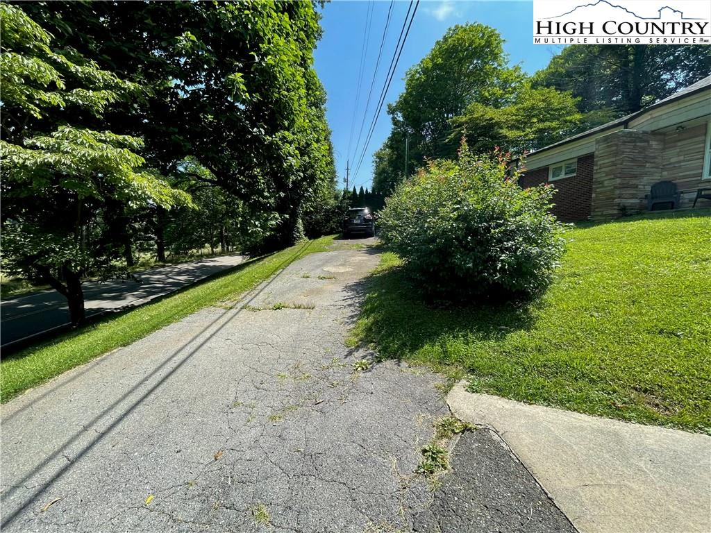 Image number 3 for the current listing