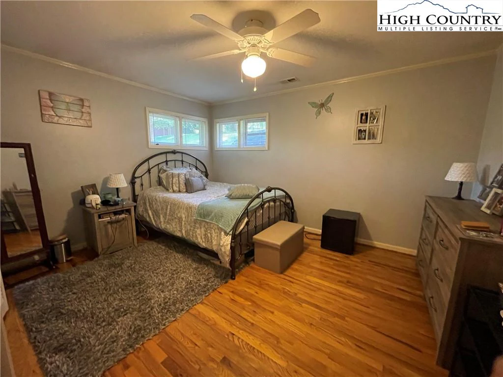 Image number 10 for the current listing