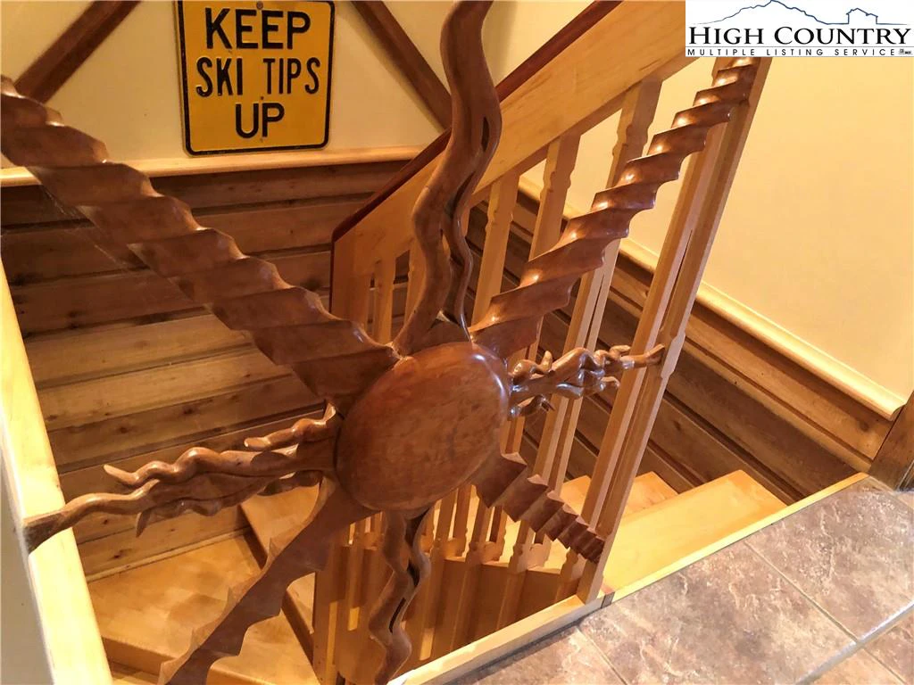 Image number 5 for the current listing