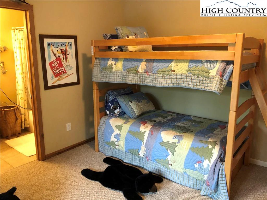 Image number 2 for the current listing