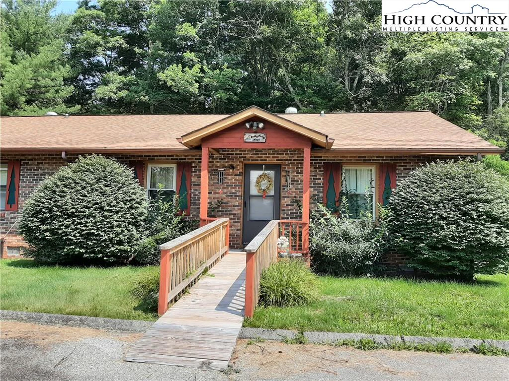 Image number 1 for the current listing