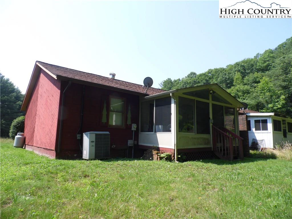 Image number 4 for the current listing
