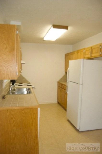 Image number 11 for the current listing