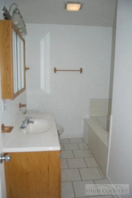 Image number 14 for the current listing
