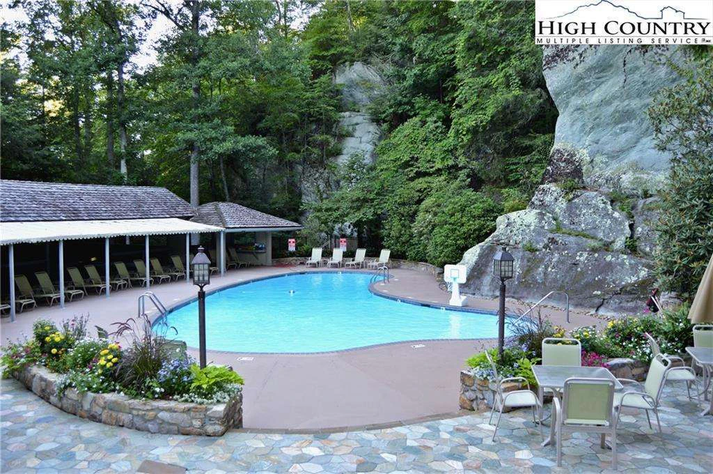 Image number 12 for the current listing