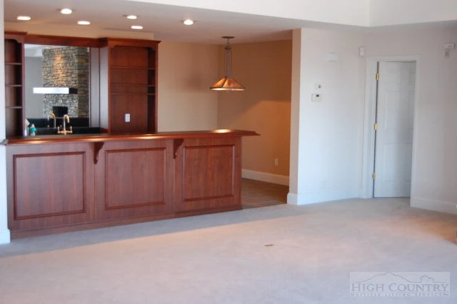 Image number 7 for the current listing