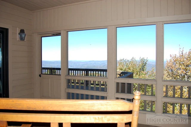 Image number 3 for the current listing