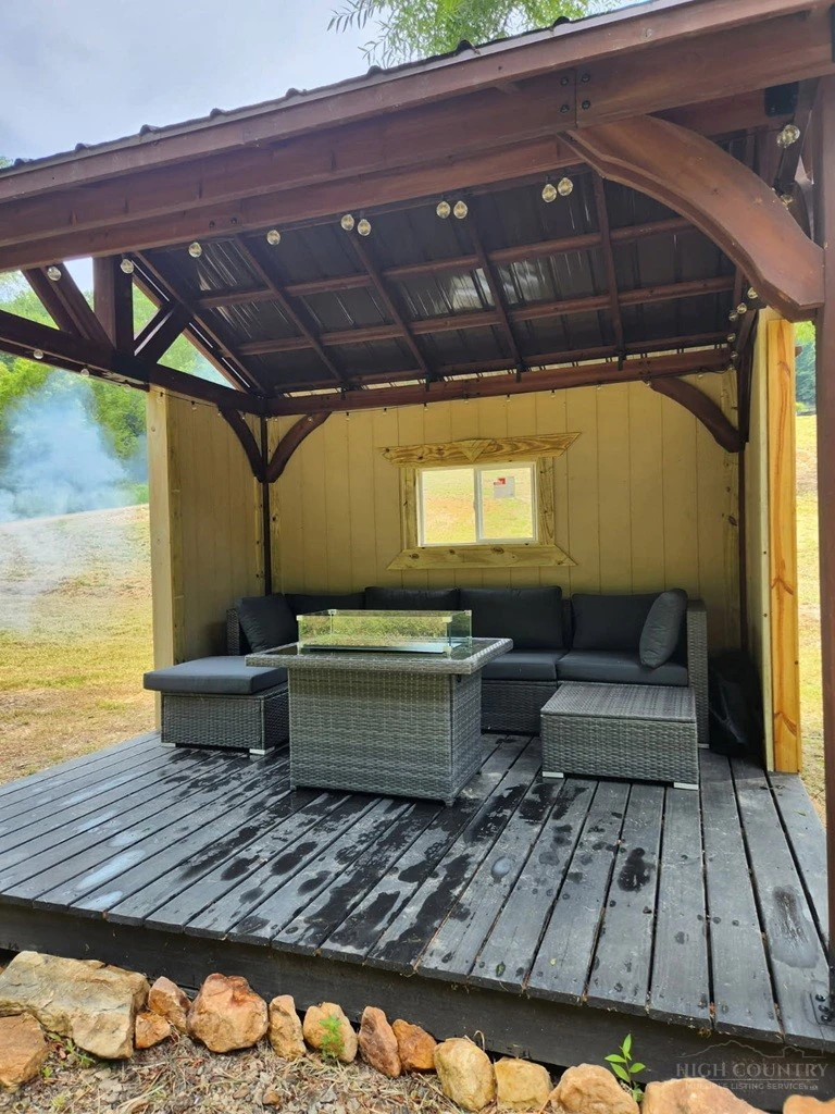 Image number 5 for the current listing