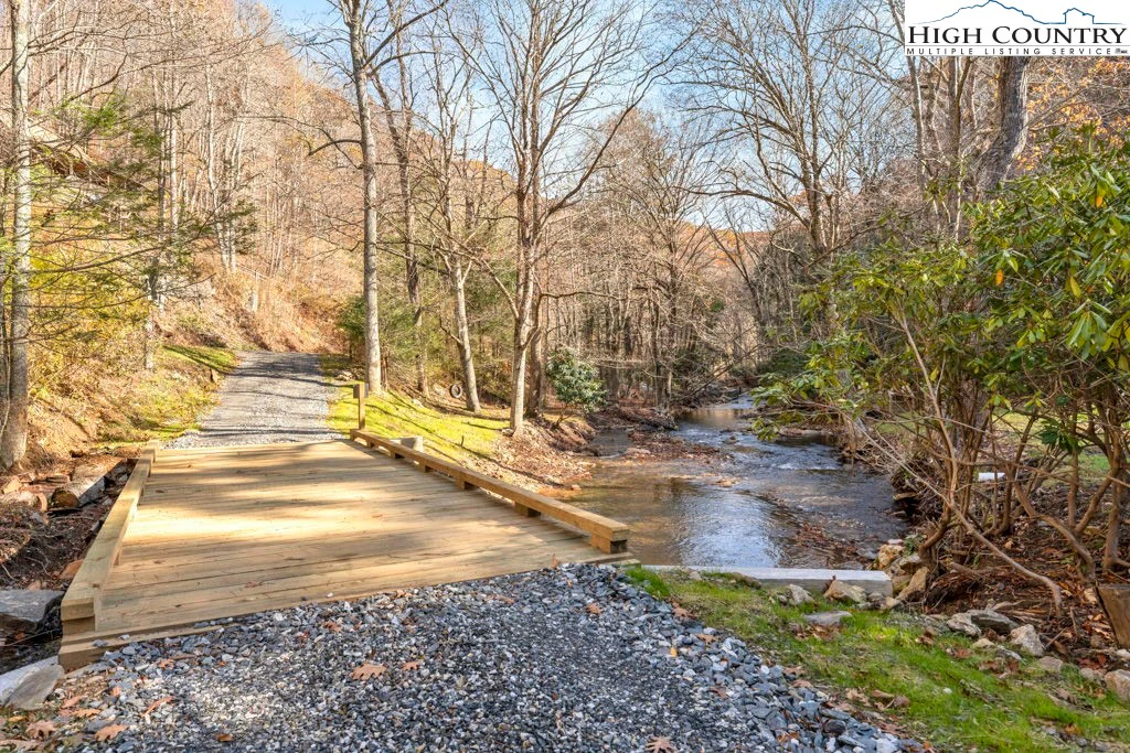 Image number 12 for the current listing