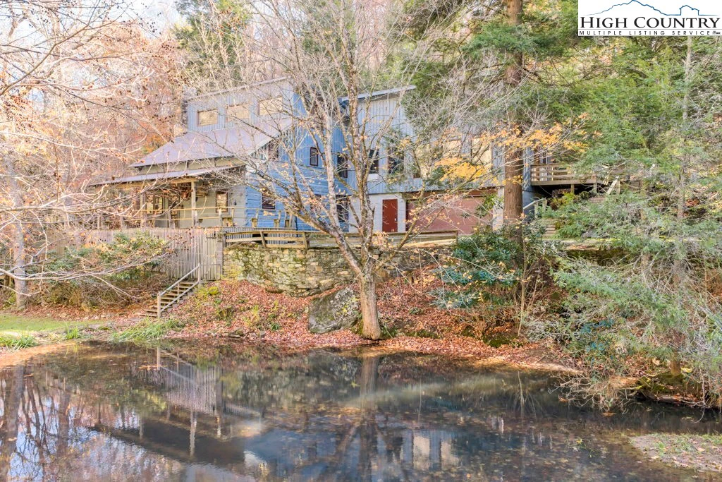 Image number 1 for the current listing