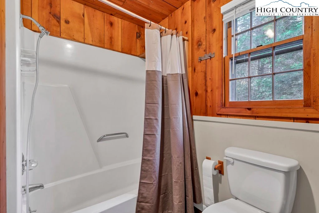 Image number 3 for the current listing