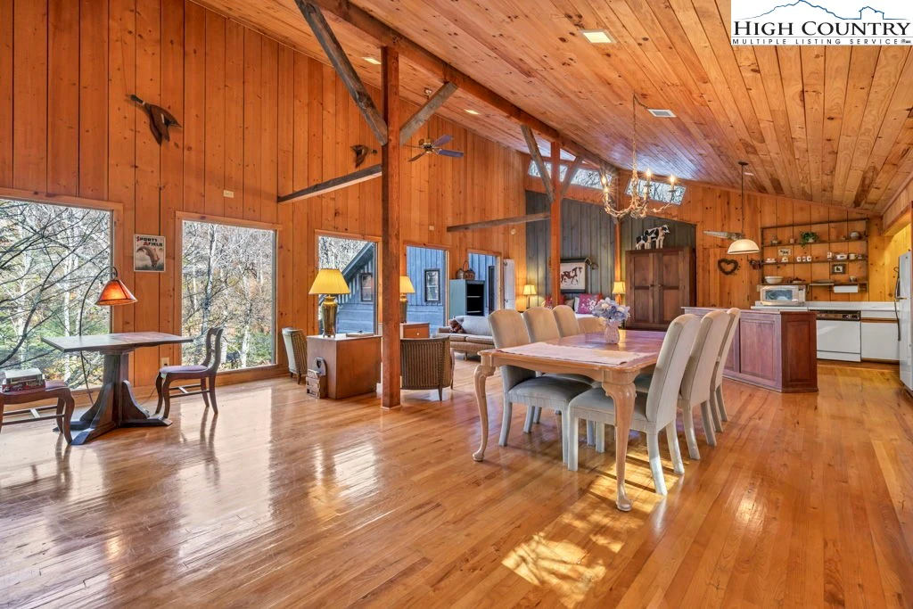 Image number 9 for the current listing