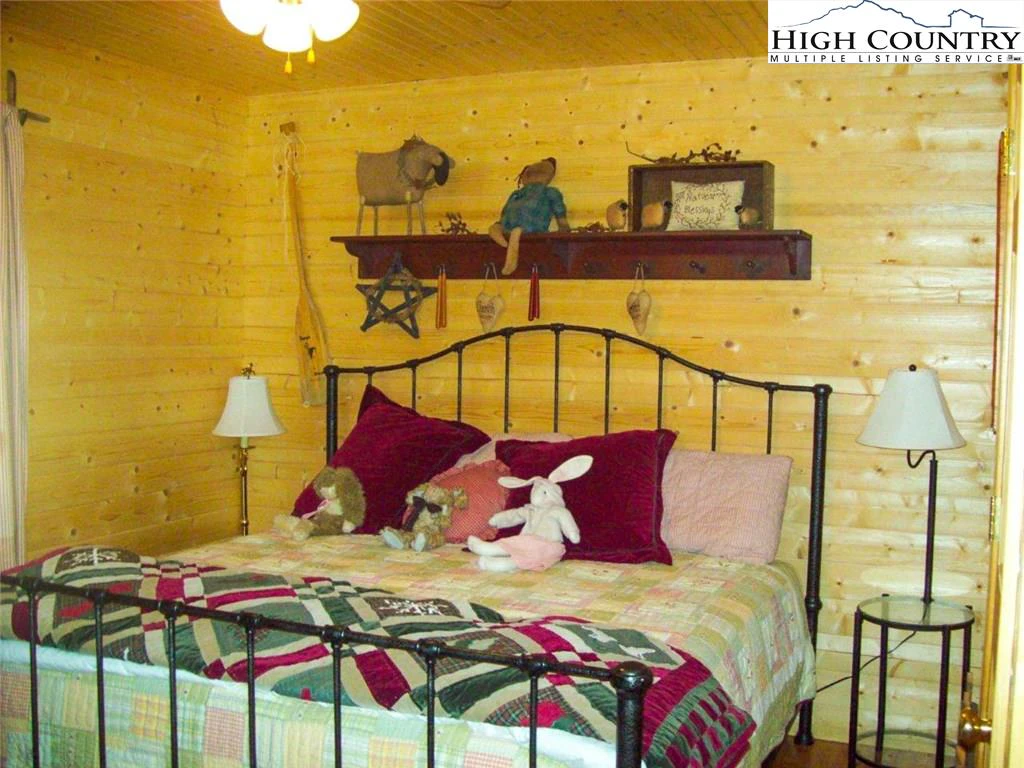 Image number 12 for the current listing