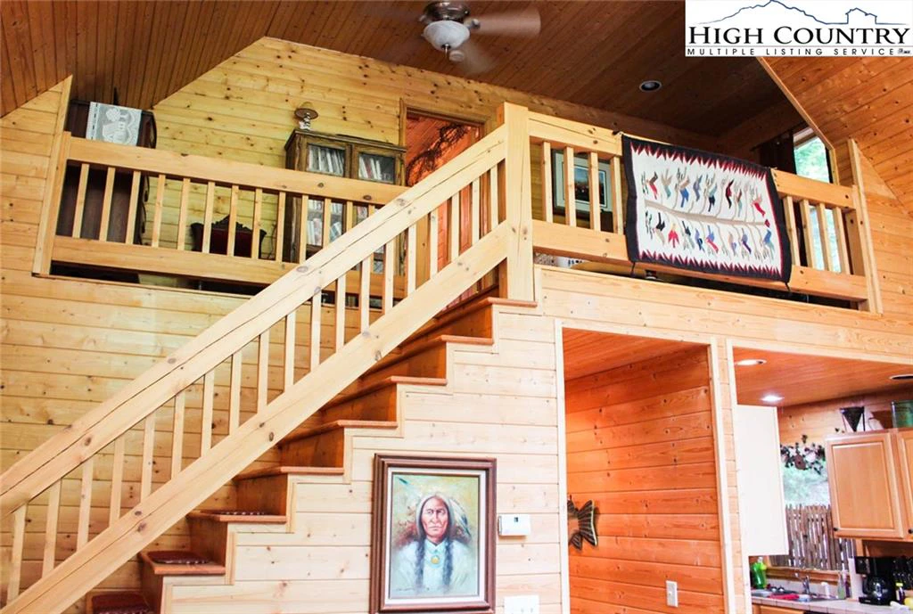 Image number 8 for the current listing