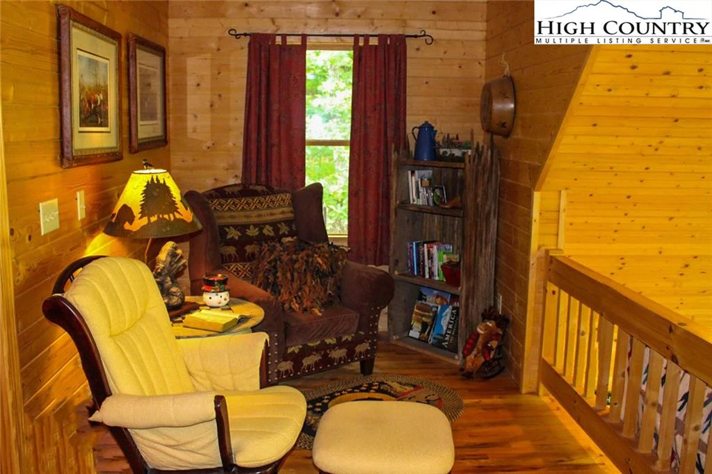 Image number 9 for the current listing