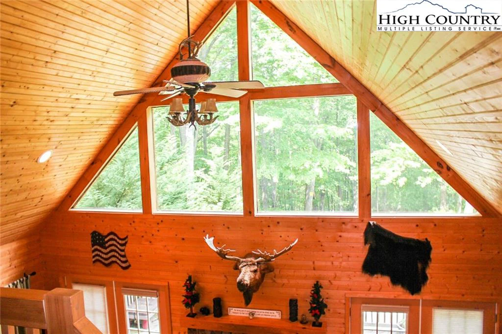 Image number 11 for the current listing