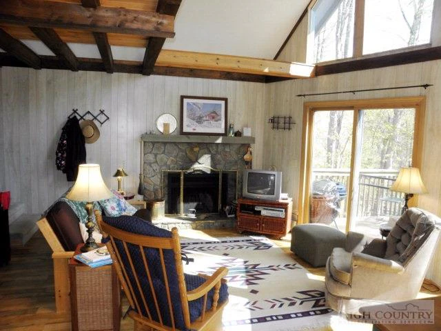 Image number 9 for the current listing
