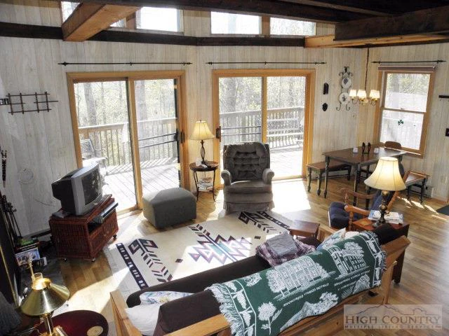 Image number 8 for the current listing