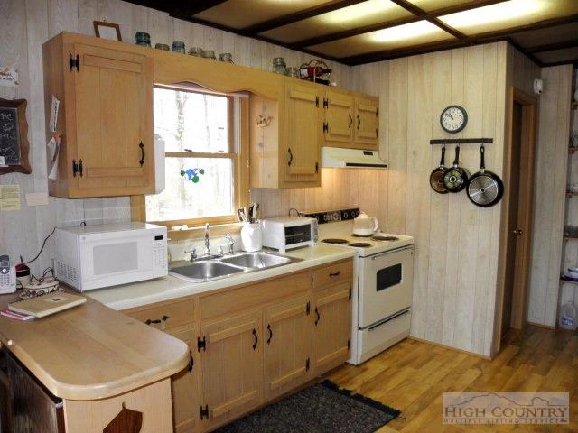 Image number 6 for the current listing