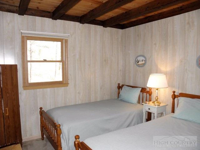 Image number 4 for the current listing