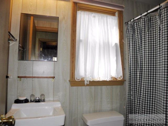 Image number 3 for the current listing