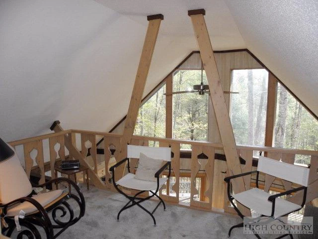 Image number 18 for the current listing