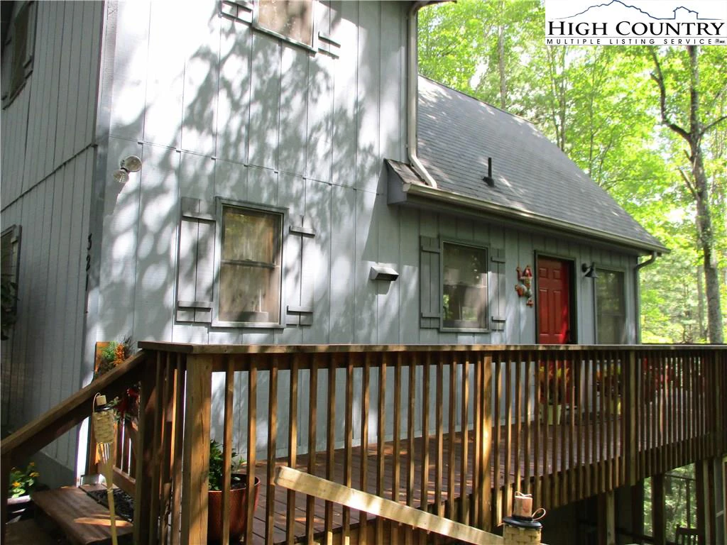 Image number 1 for the current listing