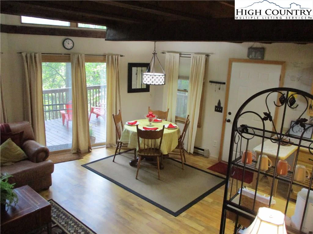 Image number 4 for the current listing