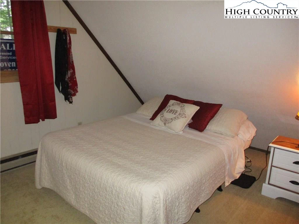 Image number 8 for the current listing