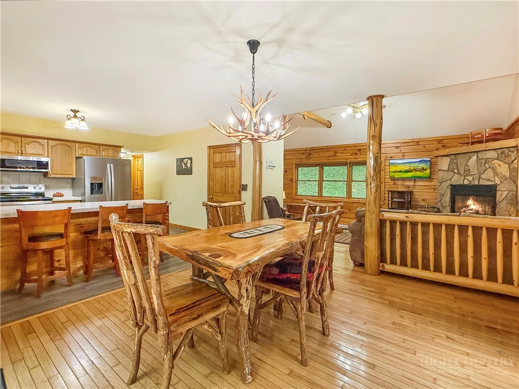 Image number 9 for the current listing