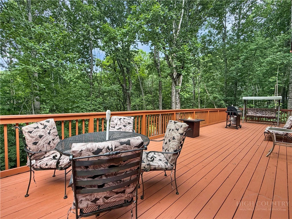 Image number 11 for the current listing