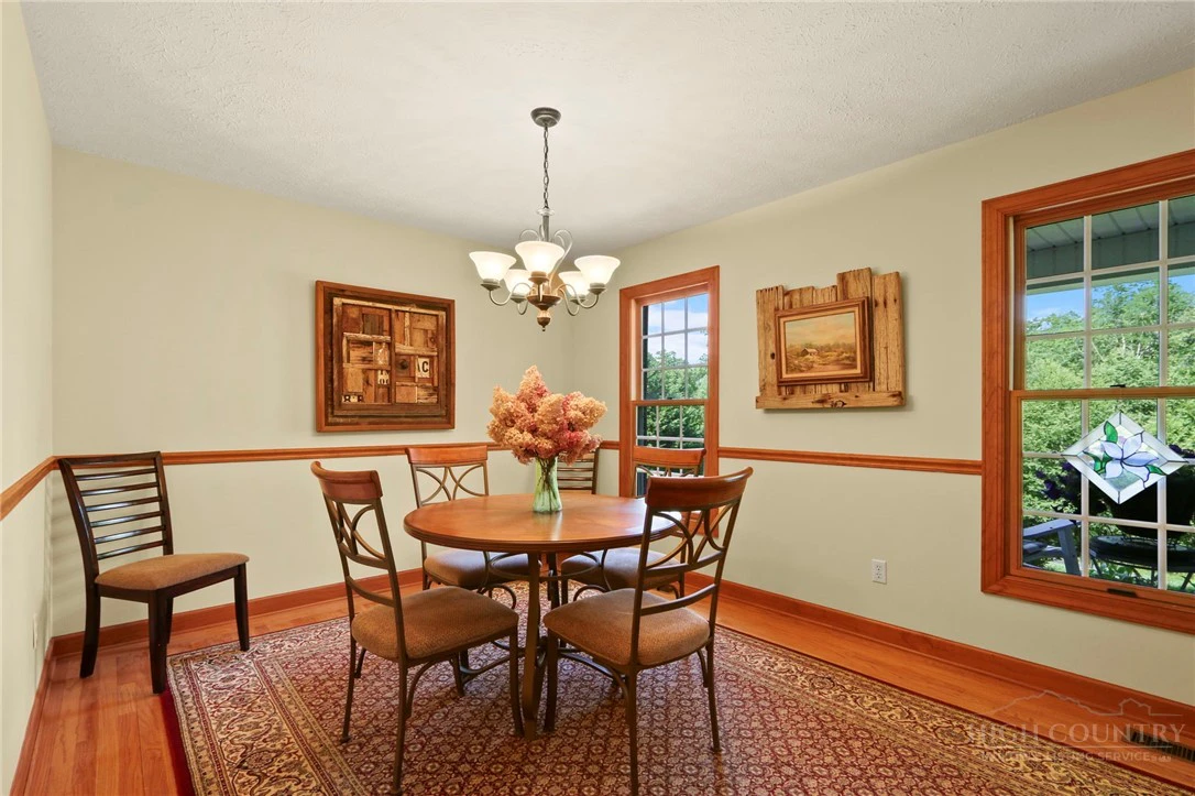 Image number 8 for the current listing