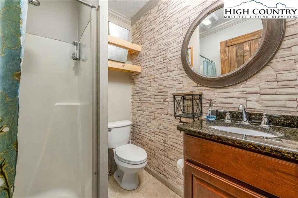 Image number 5 for the current listing