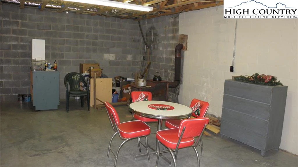 Image number 8 for the current listing