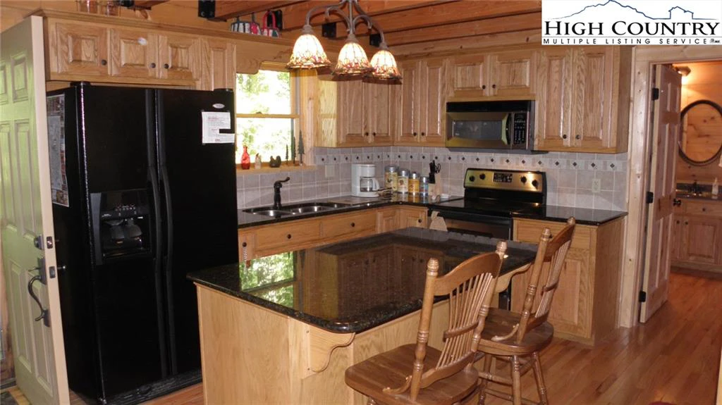 Image number 21 for the current listing