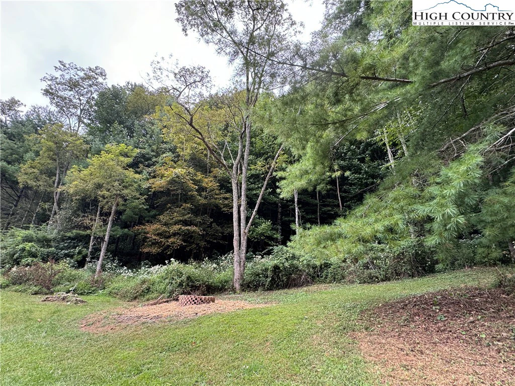 Image number 13 for the current listing