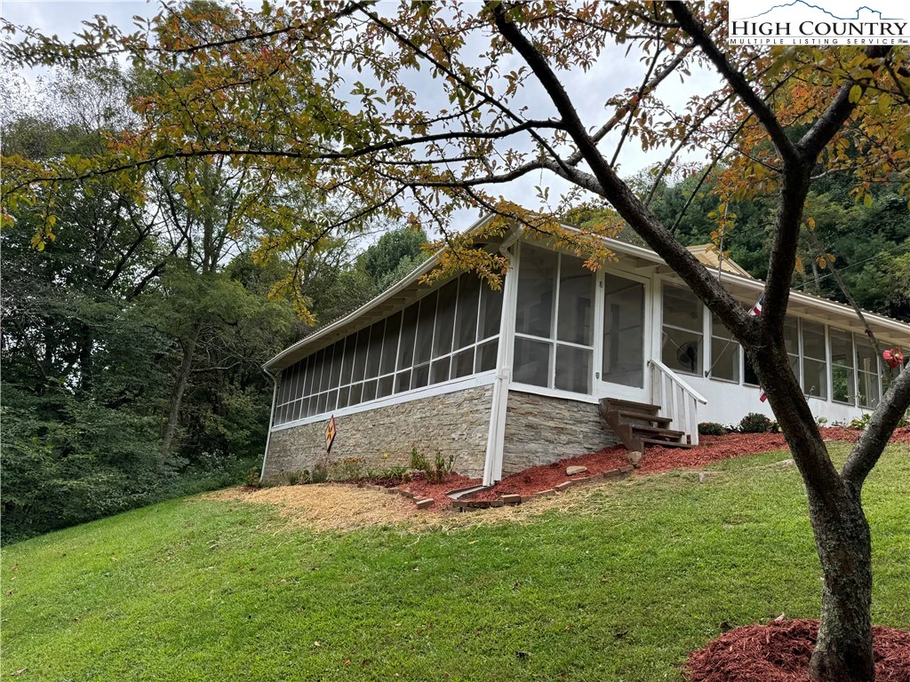 Image number 12 for the current listing