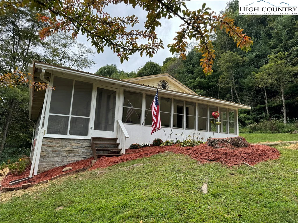 Image number 11 for the current listing