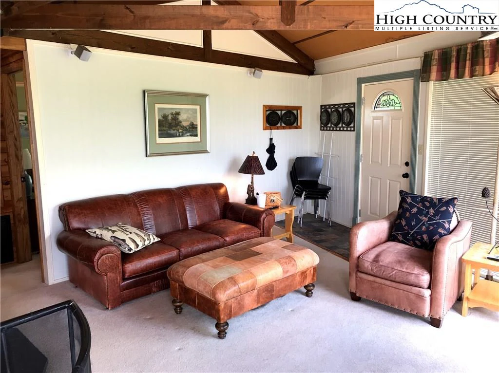 Image number 8 for the current listing