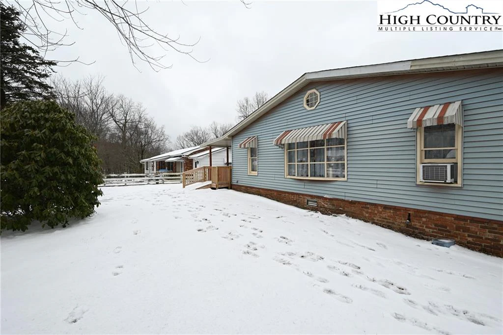 Image number 7 for the current listing
