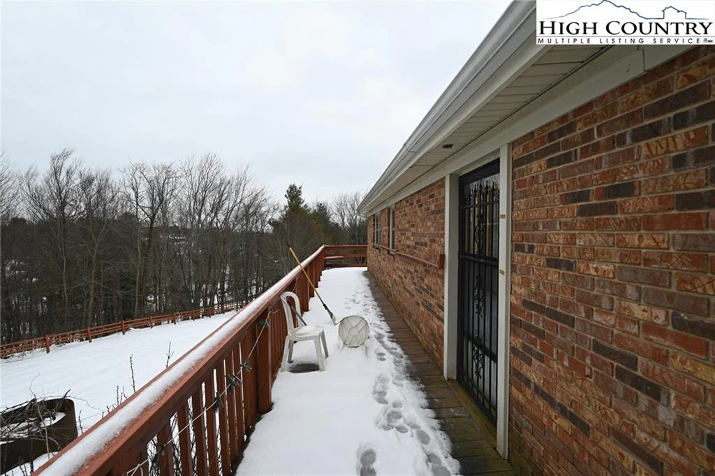Image number 5 for the current listing