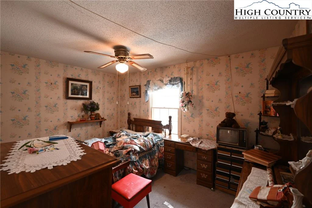 Image number 12 for the current listing