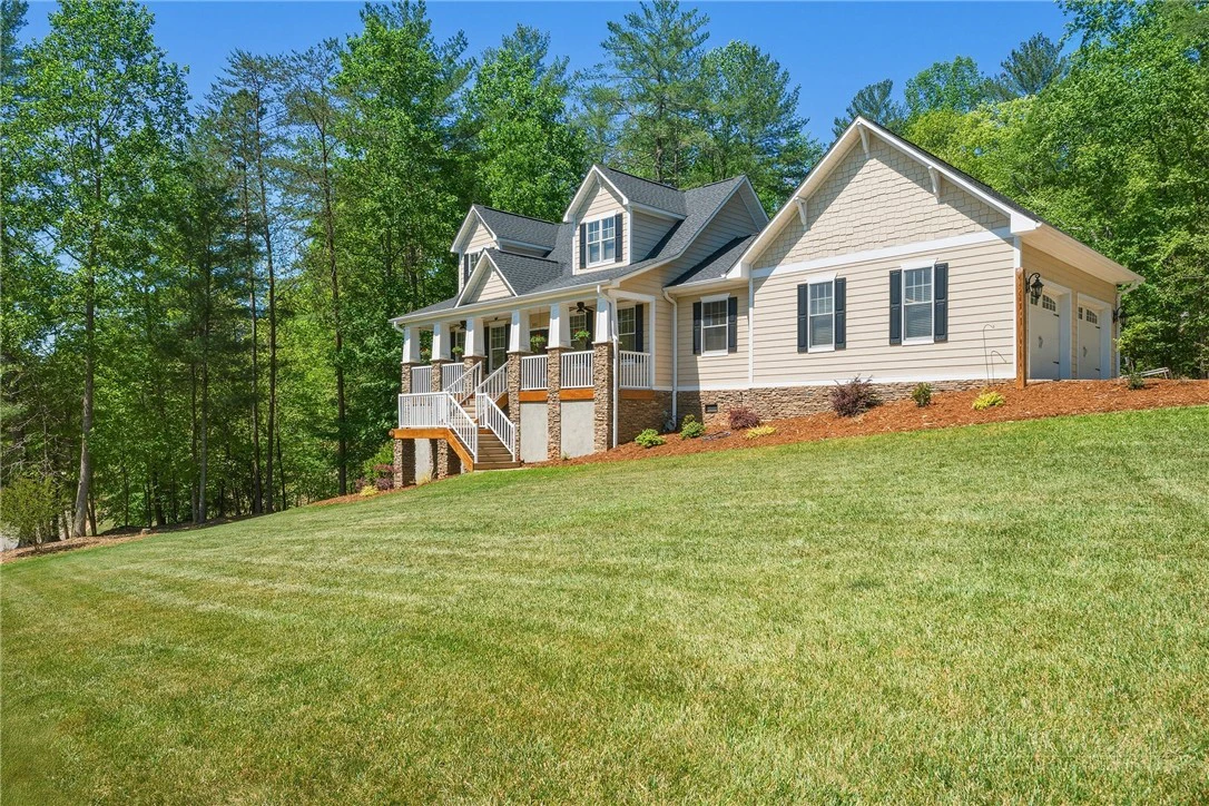 Image number 17 for the current listing