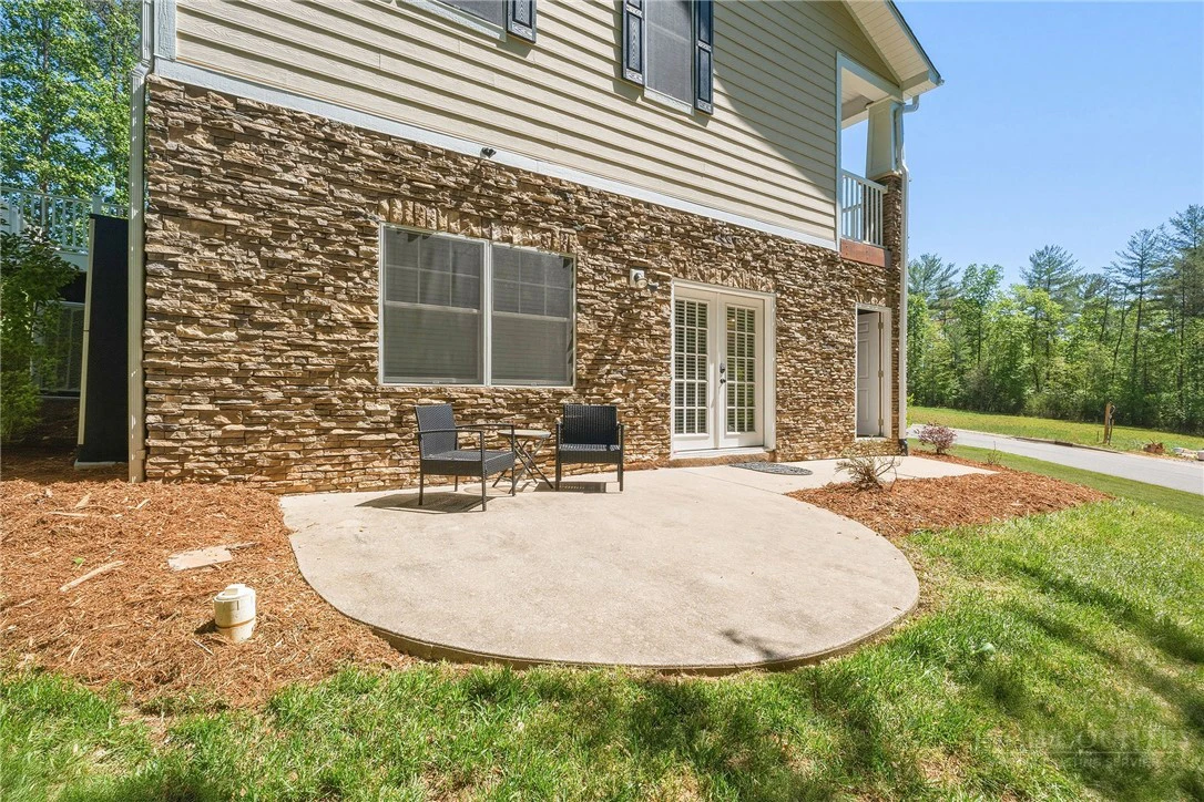 Image number 20 for the current listing